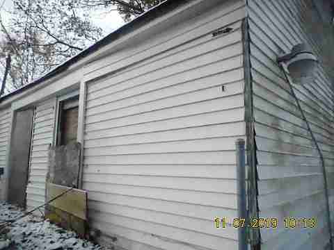 12100 Burt (12)_m.jpg